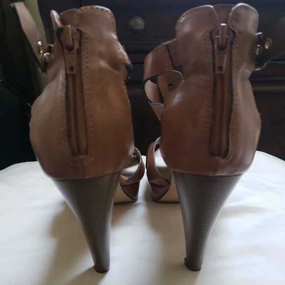 💕GUESS womens Platform - 5" - Heels - Size 9 1/2💕👠 - Picture 7 of 7